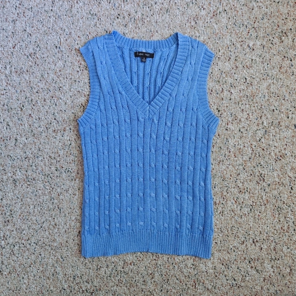 Love Tree Light Blue V-Neck Cable Knit Sweater Vest size Small